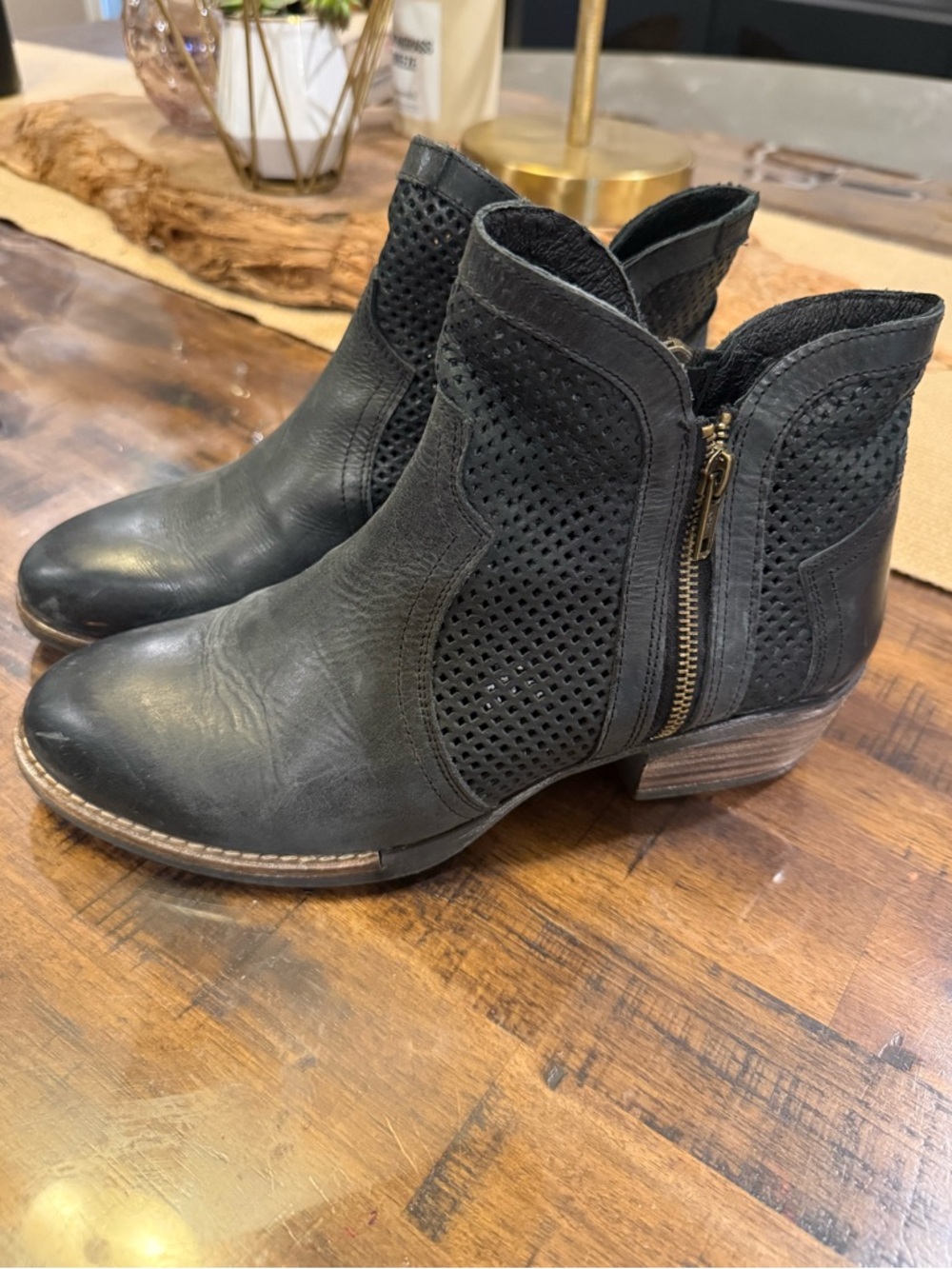 Sterling River Black Leather Perforated Ankle Boots Zip Western Size 9.5